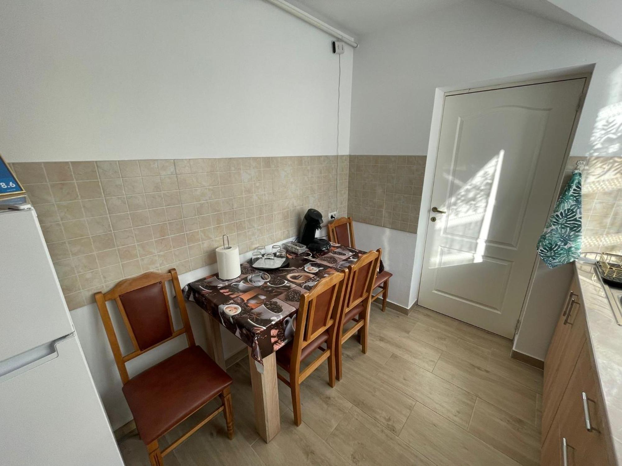 Appartement Rebeca Apartament à Lugoj Extérieur photo